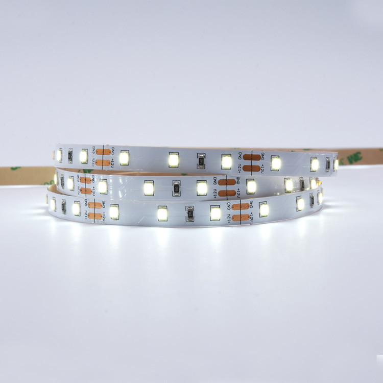 ประสิทธิภาพแสงสูงสุด SMD 2835 สาย LED 60 Leds / M สาย LED ความมั่นคงสูงสําหรับการประดับภายใน